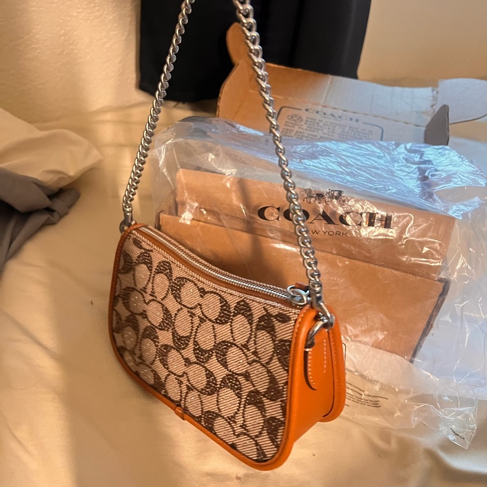 COACH Swinger Bag 20 With Chain In Crystal Signature Jacquard Shoulder Bag - Picture 2 of 8